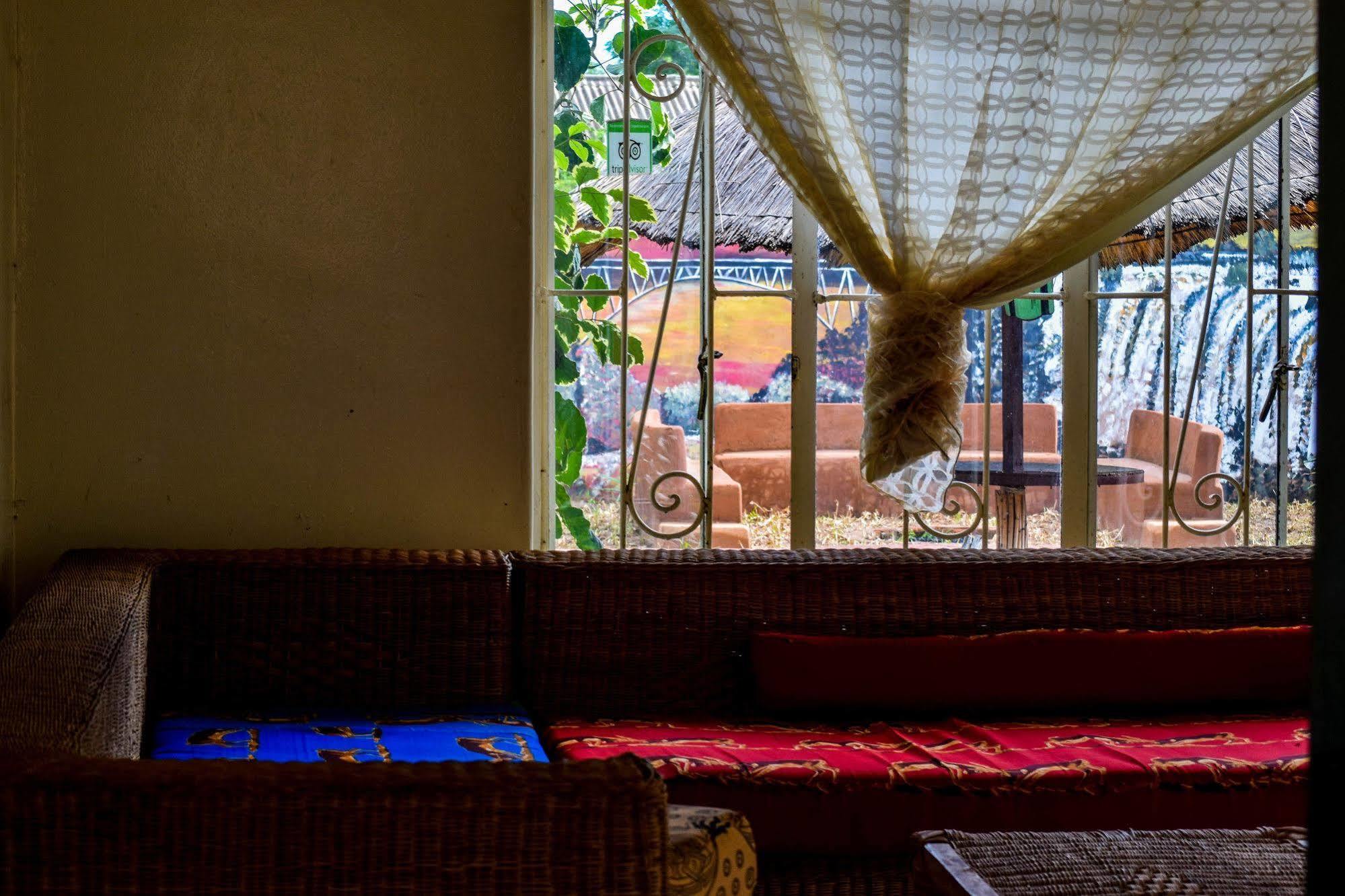 Zinga Backpackers Hotel Livingstone Exterior photo